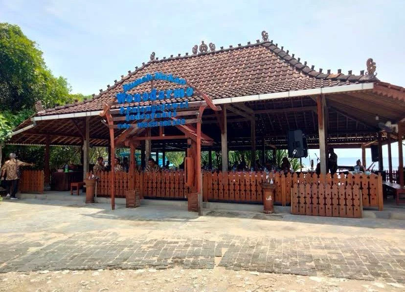Bangunan pendopo Homestay Wonodarmo
